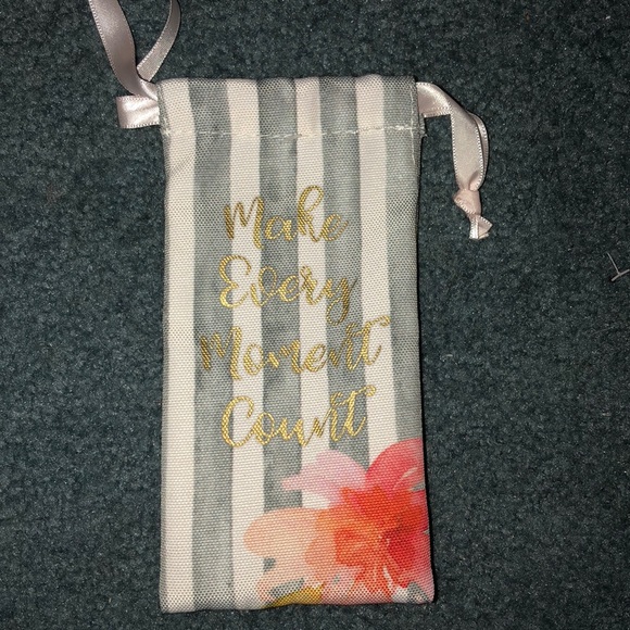 MK GLASSES WITH CASE - Picture 5 of 5